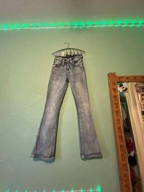 Fire & Rain Denim Low Rise Flared Bootcut Jeans Rhinestone Embellished Pockets